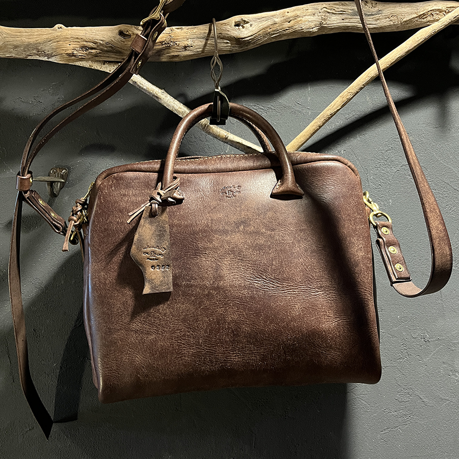 プエブロレザーのショルダーバッグ（スクエアタイプ）仕上げました